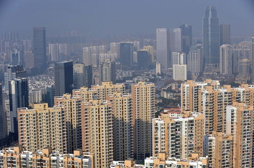 7月房地產貶值潮降臨，購房者該不該買房？曹德旺暗示行業(yè)變革